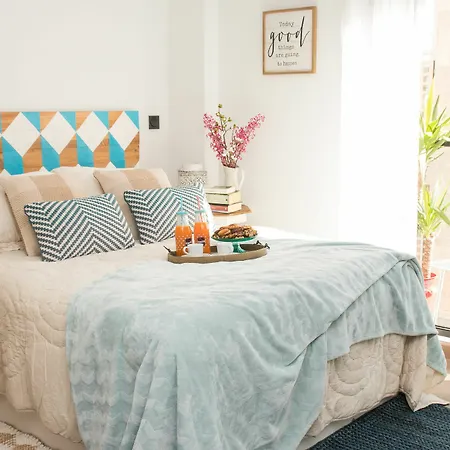 C80 - Rustic Chic Downtown Apartment *